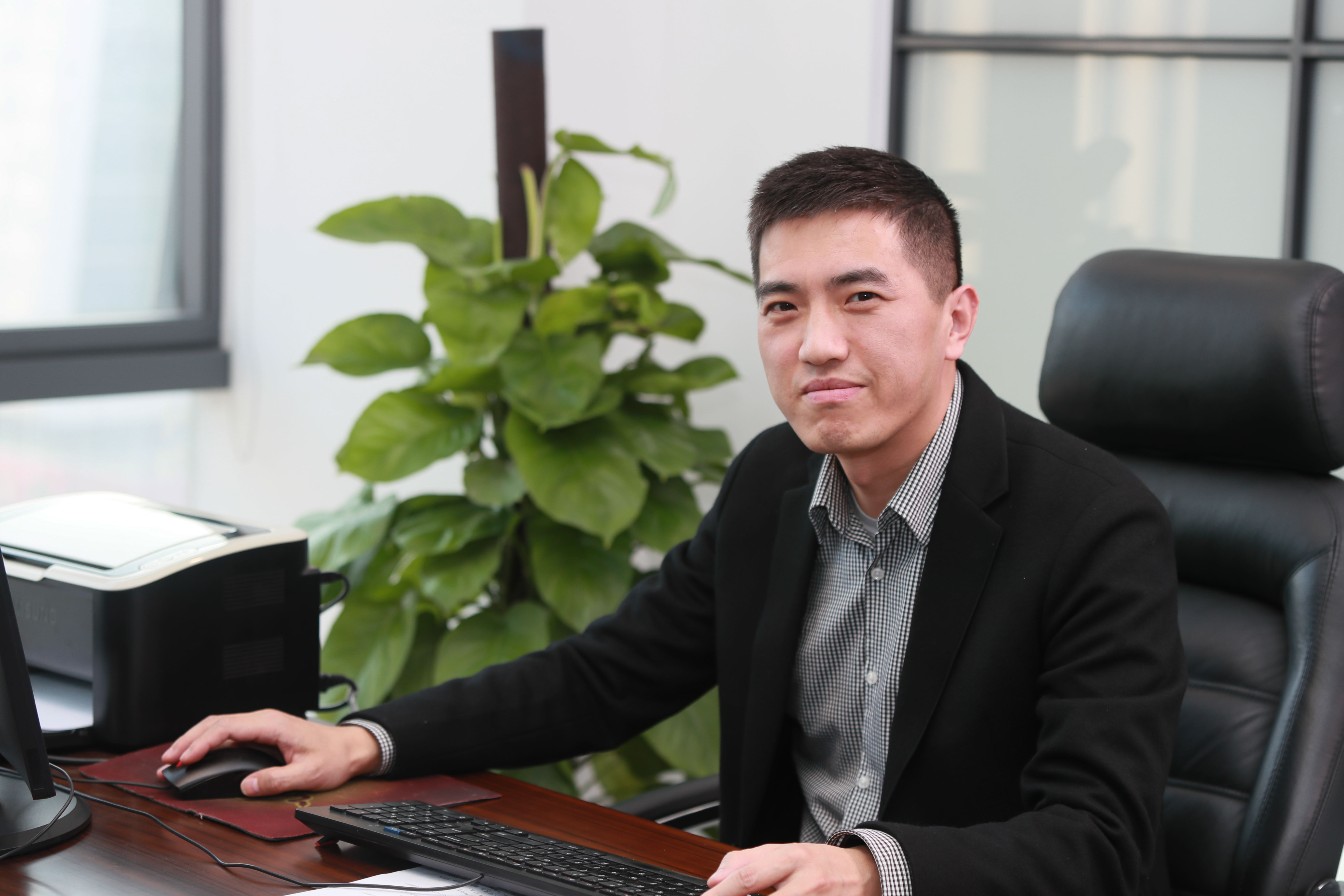 晶天人物專訪丨顧曉冬：始于熱愛，基于實干，成于創新(圖1)